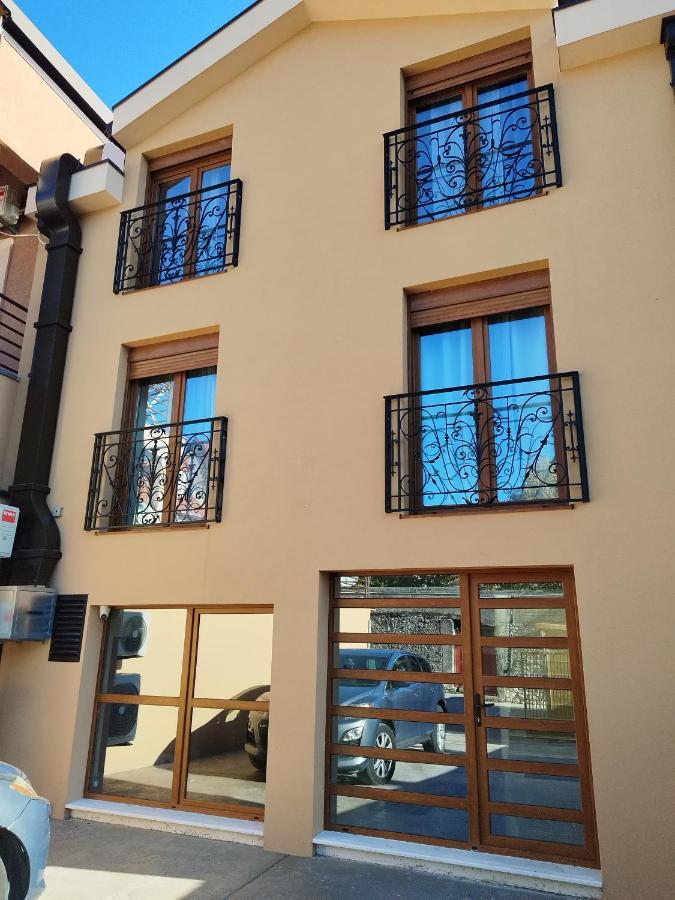 Apartmani Fantasia Cetinje Eksteriør billede